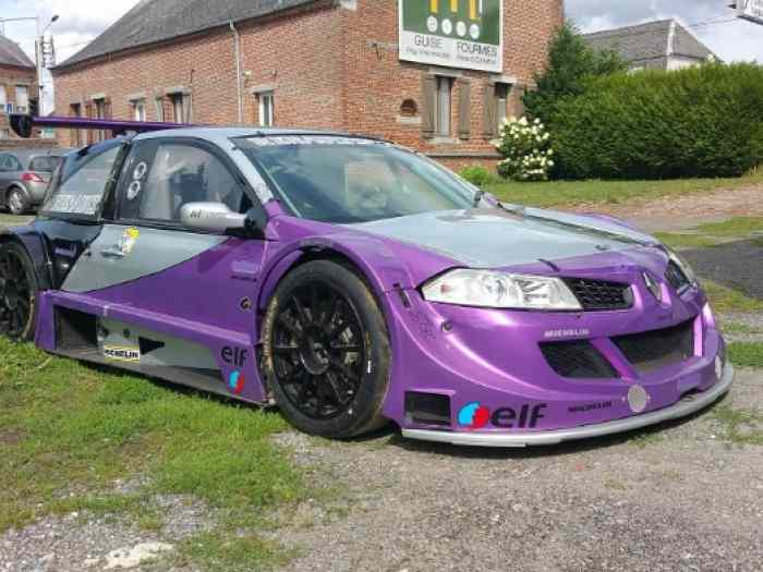 Renault Megane V6 Trophy