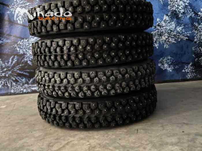 155R15 - 4 pneus clous neufs 0