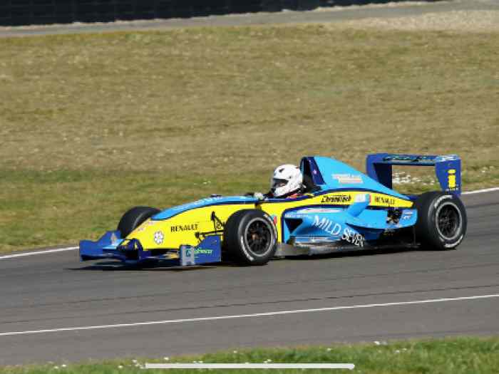 Formule Renault fr2.0 avec passeport technique 2025