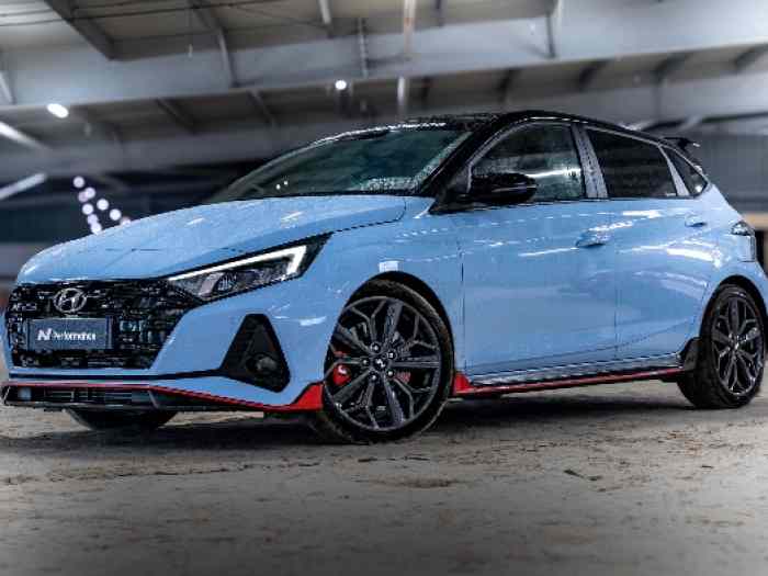 Hyundai i20N contre Fiesta R2J 0