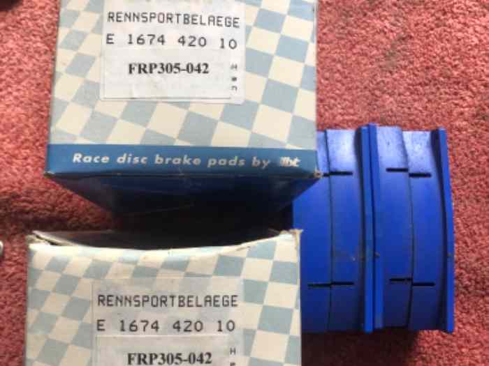 Av 3 jeux de plaquettes de frein Pagid pour Ferrari 355 challenge 2