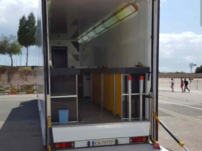 Camion-remorque de course à louer – Saison 2026 3