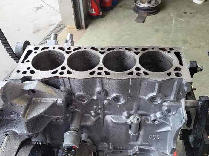 Moteur Peugeot 205 GTI 1.9 préparé 4