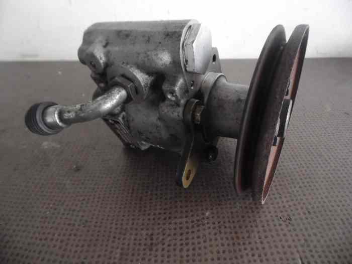 POMPE DIRECTION ASSISTEE 32411127636 BMW 635 CSI E24 1