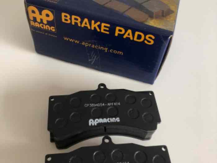 Av 1 jeu plaquettes de frein racing pour BMW M3 2