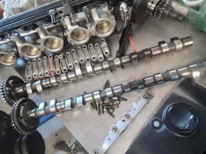 Culasse BMW S50B32 avec distribution et arbre a cames GR A 0