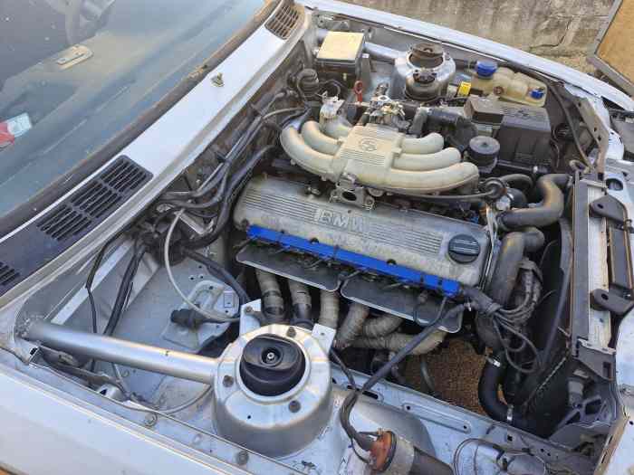 BMW 325 IX terre FN4 1
