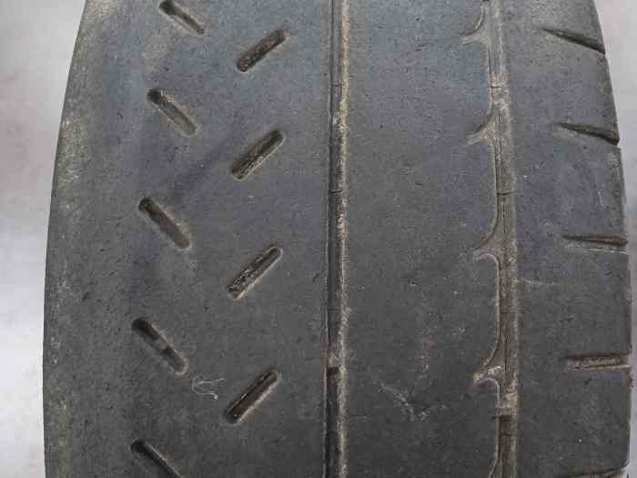 2 Michelin R21 en 19/58-15 avec 80% d’usure 2