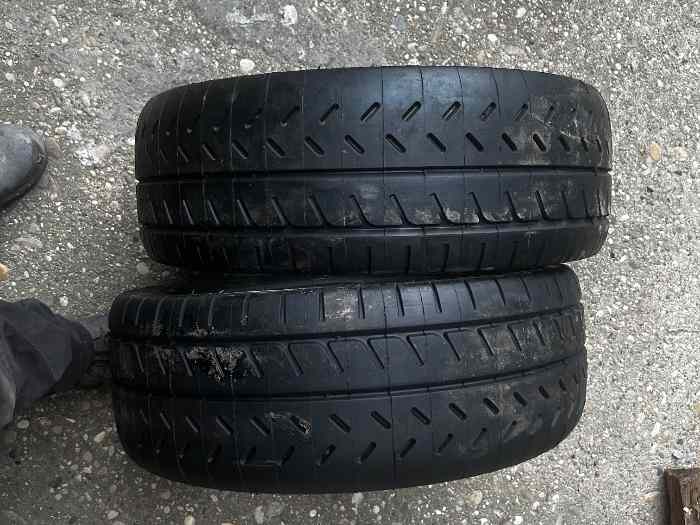 2 pneus Michelin R11 neuf 16 pouces