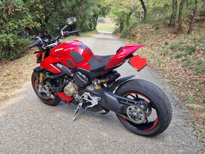 Ducati streetfighter v4s 1