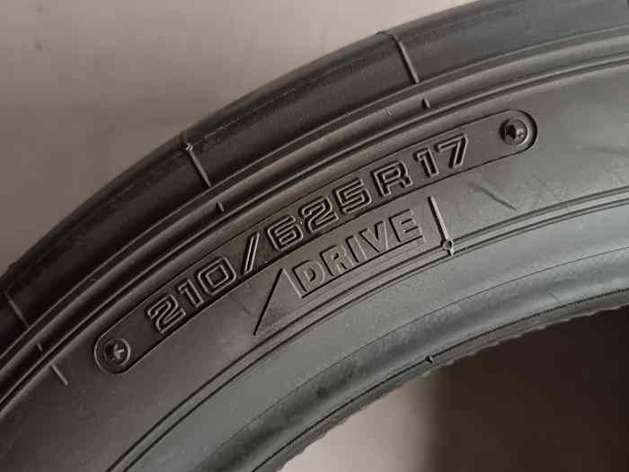 Pneus slick Yokohama neufs 4
