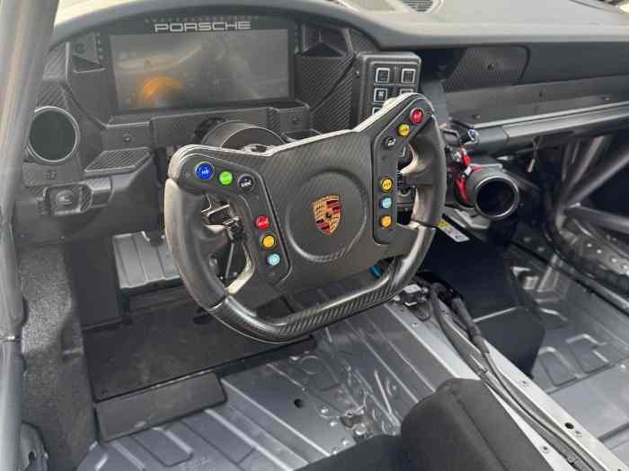 PORSCHE 992 GT3 CUP 2024 4