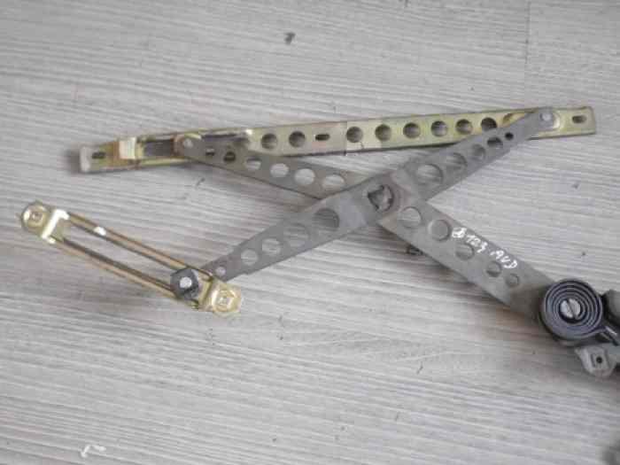 LEVE-VITRE AVANT DROIT 1237202246 MERCEDES W123 2