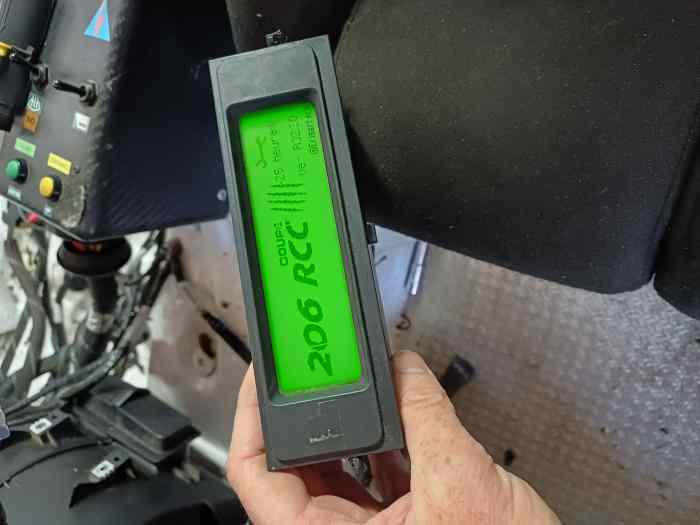 Cherche ecran crisartech 206 rcc groupe a