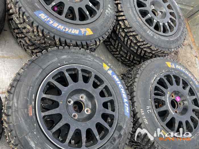 Lots de 8 Jantes en 15 clio RC5 5