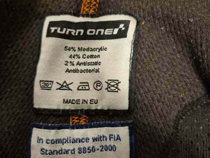 chaussette cagoule tea shirt pantalon 2