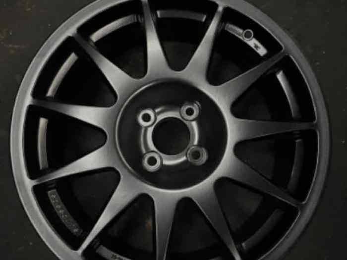 Recherche jantes Clio Rally 4