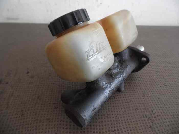 MAITRE-CYLINDRE FREINS A0014306301 MERCEDES W110 4