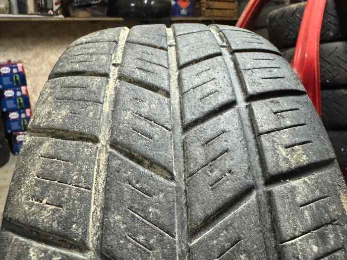 Vends Pneu, pluie hankooj , 14 pouces 2