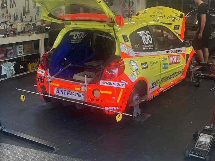 Race auto - Renault Clio III te koop 2