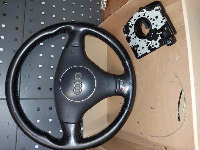 VOLANT AUDI S3 8L cuir 1