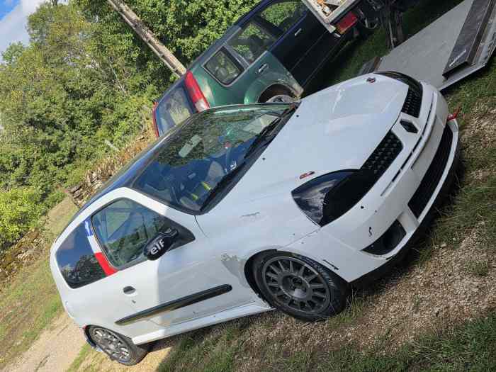 Clio 2 cup