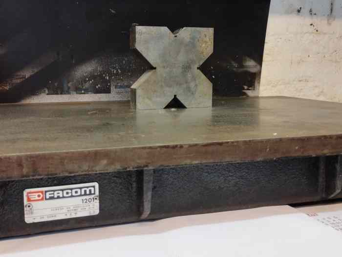 VENDS MARBRE FONTE FACOM 600X400 1