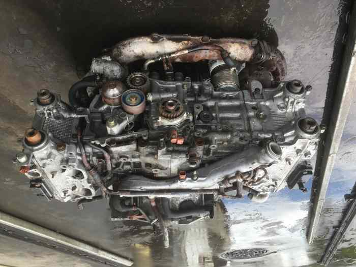 moteur subaru 2.0 GT