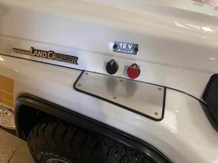 Toyota LAND CRUISER HZJ 79 Dépanneuse 4