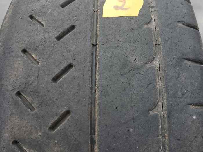 2 Michelin R21 en 19/58-15 avec 80% d’usure 4