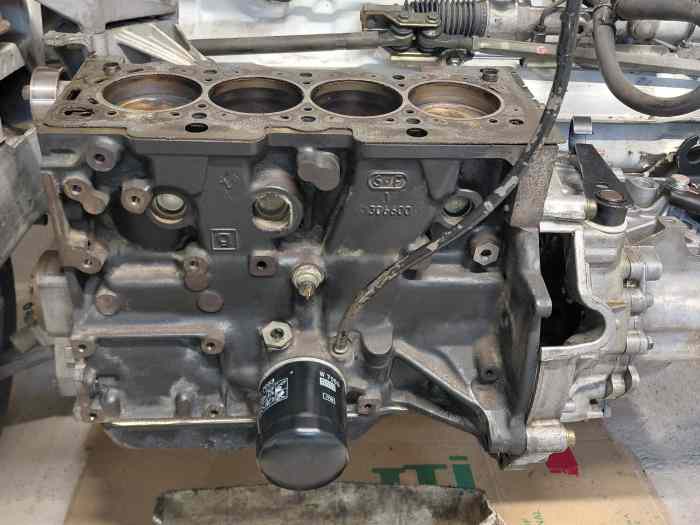 bloc fonte 1.6 peugeot ref NFZ 1