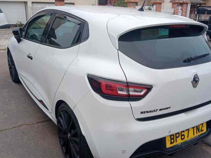 Clio trophy 2018 rhd 1