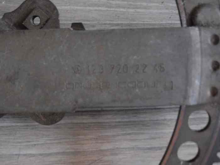 LEVE-VITRE AVANT DROIT 1237202246 MERCEDES W123 4