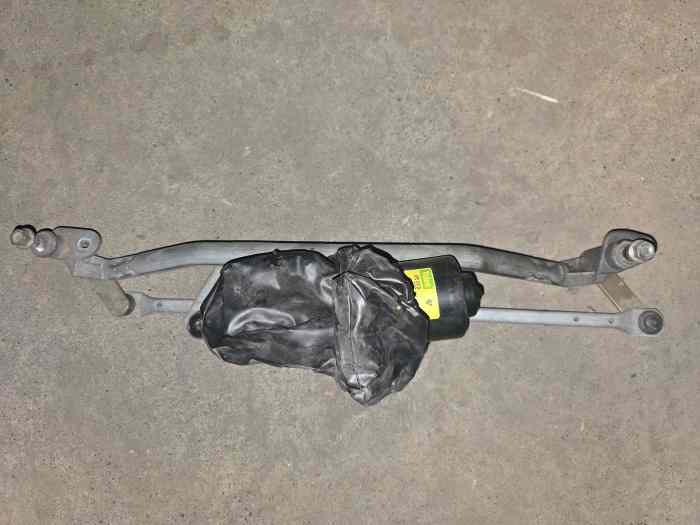 Moteur + bras essuie glace Saxo 0