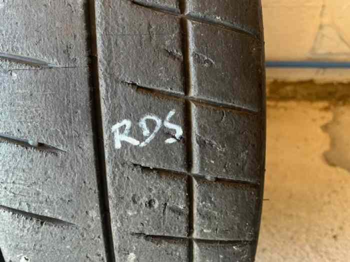 Pneus Michelin H30. en 16 5