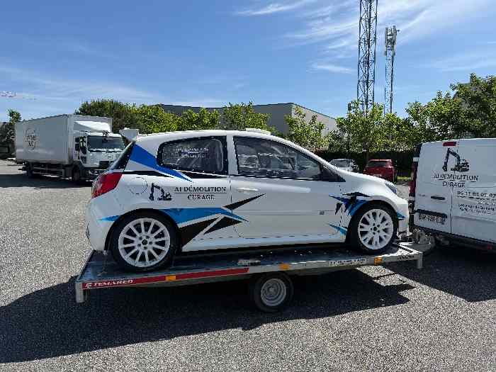 Clio 3 RS f2000 1