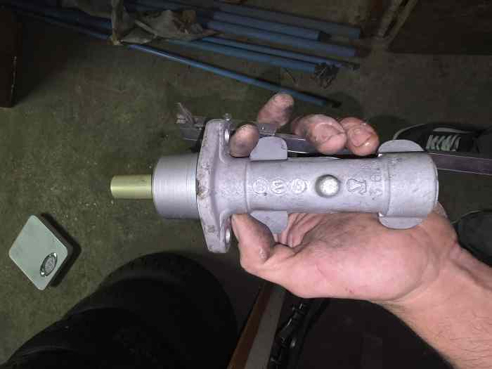 Maître cylindre ATE 206 1