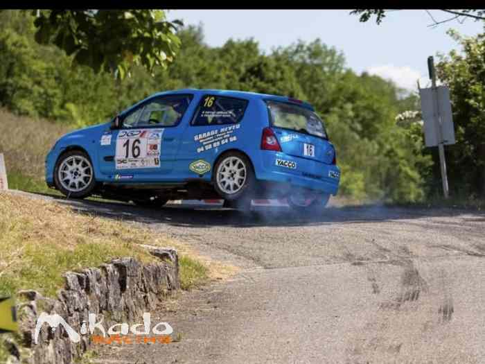 vends Clio 2 RS TOP F2000 – photo 2 sur 6