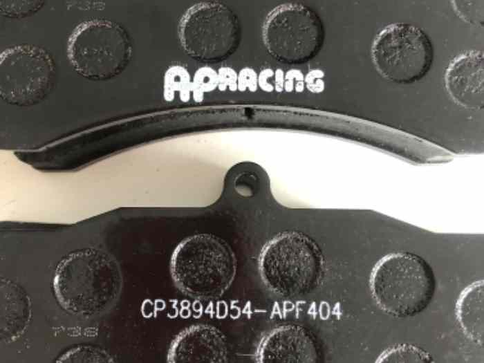Av 1 jeu plaquettes de frein racing pour BMW M3 4