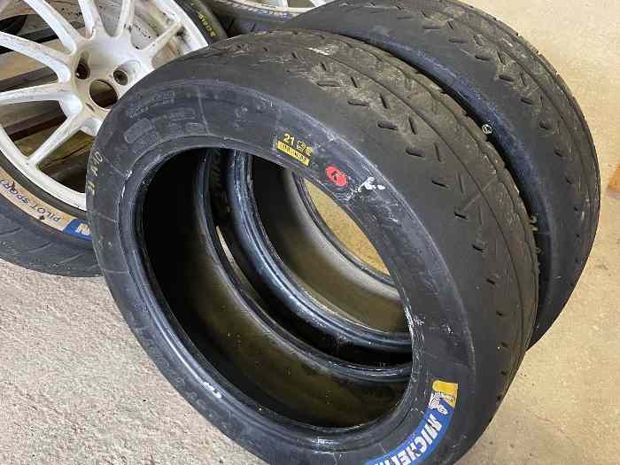 Pneus Michelin 17 + jantes 5