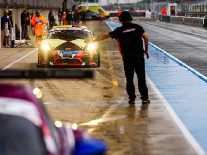 Location 981 GT4 Clubsport V3 Manthey Racing 3