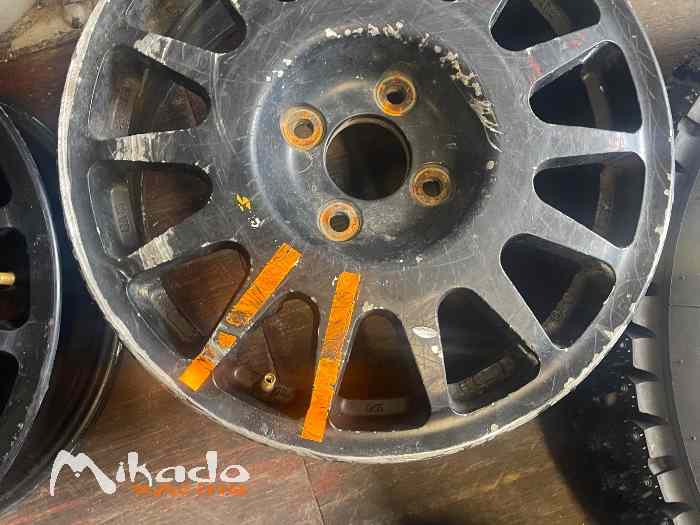 Lots de 8 Jantes en 15 clio RC5 3