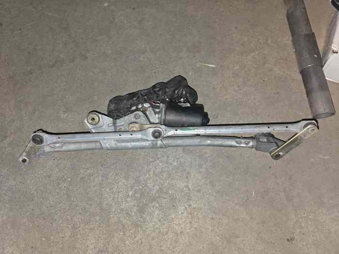 Moteur + bras essuie glace Saxo 2