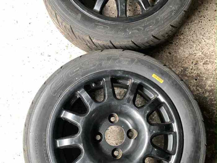 2 pneus pluie khumo tw02 15 pouces sur jantes 4x108 4