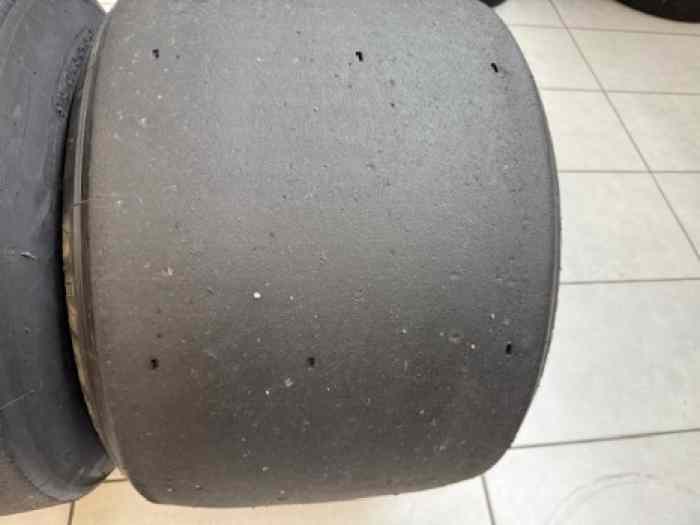 4 used Avon Tyres 2