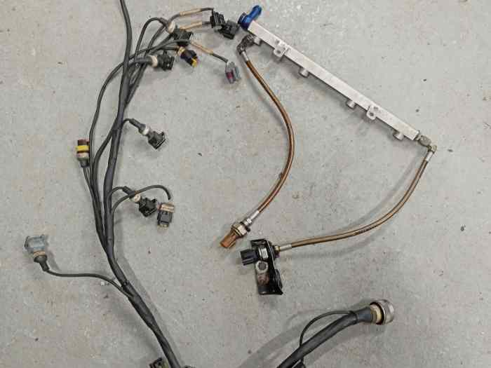 Faisceau moteur clio r3 max + rampe injecteur 0