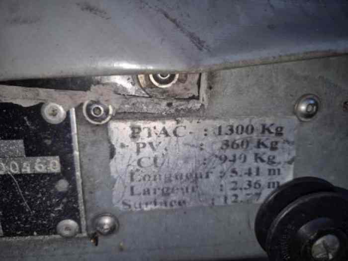 Remorque fermé 1300kg 1