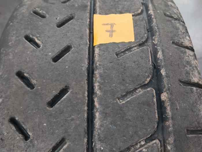 2 Michelin R31 en 19/58-15 avec 20% d’usure 2