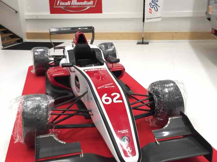 Formule Renault Tatuus 2.0 année 2015 1