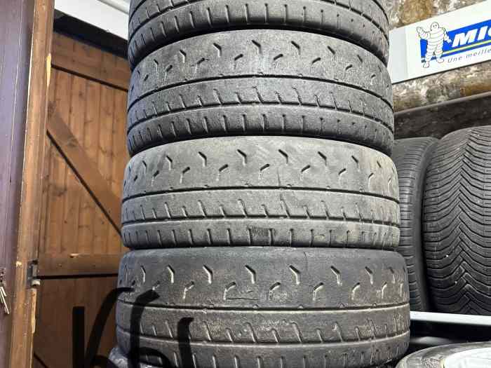Lot 24 pneus KUMHO 17 pouces 4